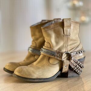 Gianni Bini Tan Leather Harness Cowboy Ankle Boots Studded Western Booties 6.5